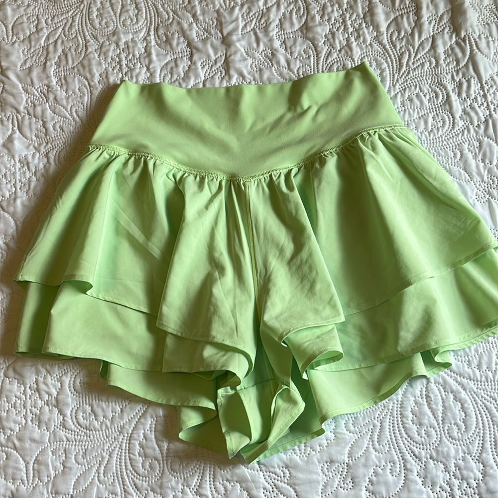 M/ Medium Green Aerie offline shorts